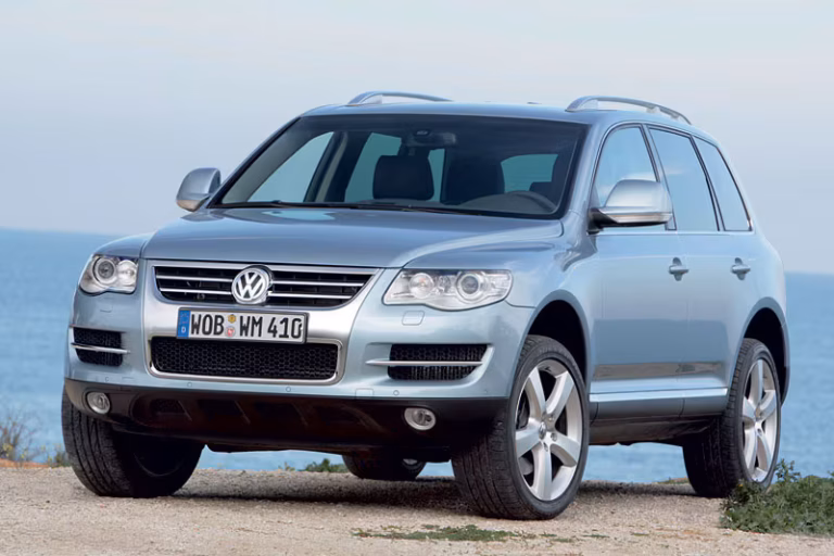Що приховує панель приладів Touareg W12